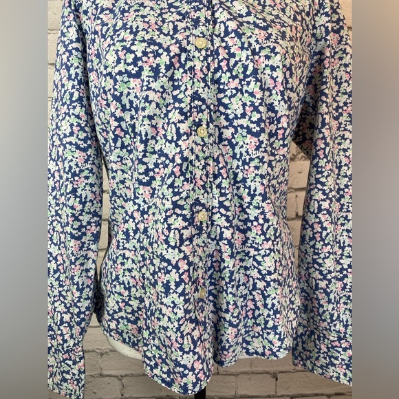 G.H Bass Blue and Pink Floral Tailored Button Front Short size Medium - Picture 3 of 7